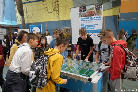 Karierna priložnost te čaka v Kamniku (30)